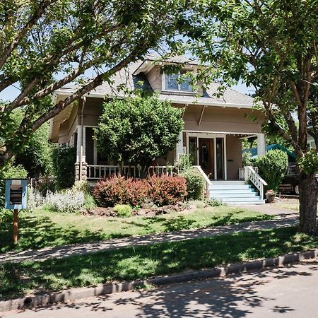 Southeast Portland Comfy & Eclectic Craftsman Home Εξωτερικό φωτογραφία