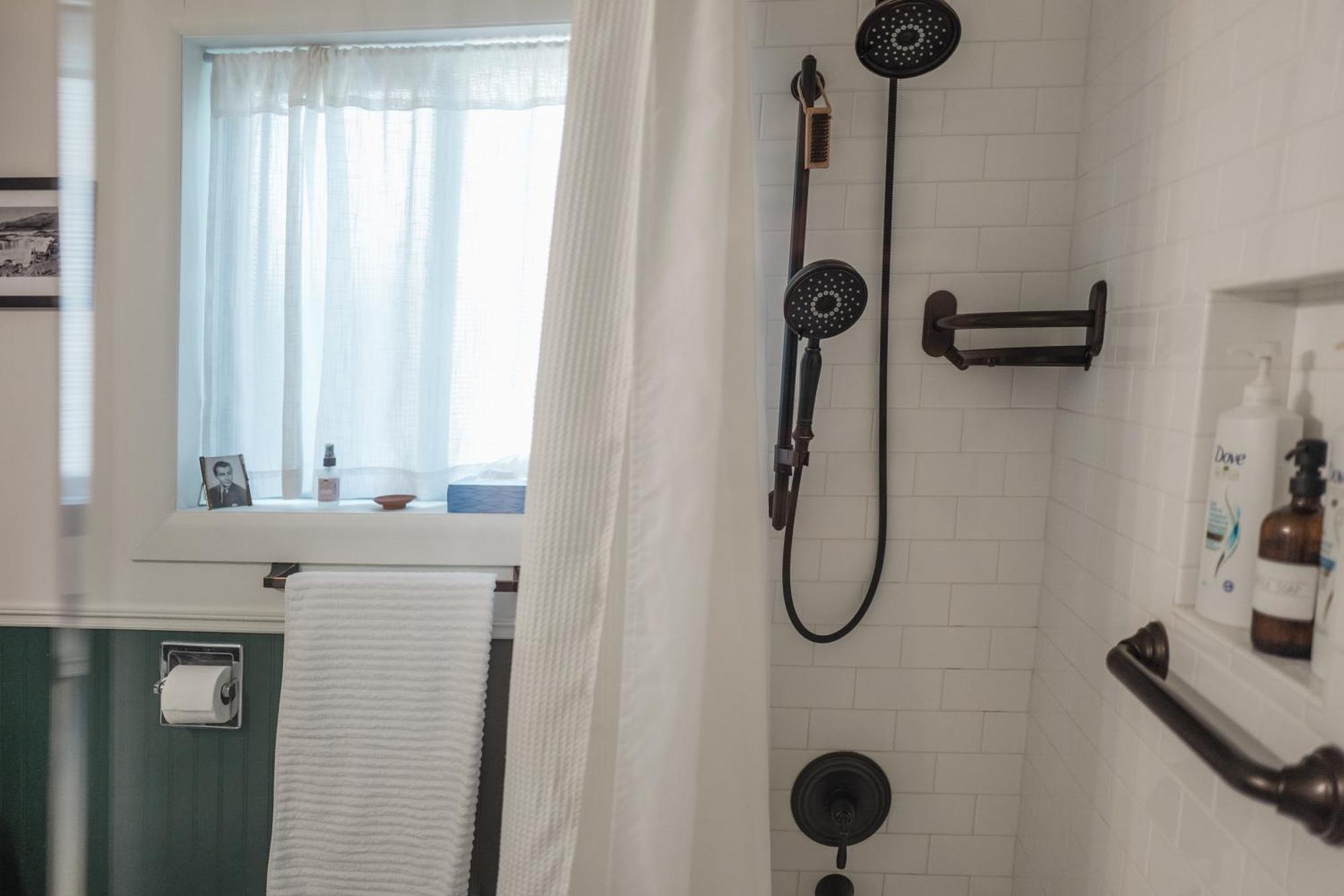 Southeast Portland Comfy & Eclectic Craftsman Home Εξωτερικό φωτογραφία